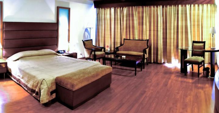 Hotel Shivalikview Chandīgarh Exteriör bild
